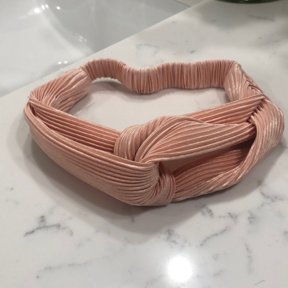 ⚡️2/$10: Pink Top Knot Headband